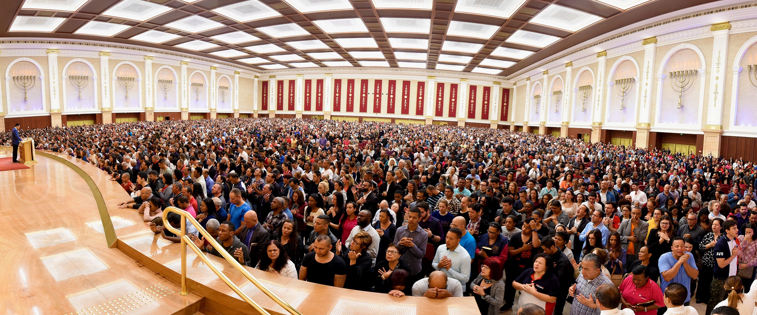 Templo de Salomão comemora 5 anos de existência Universal org