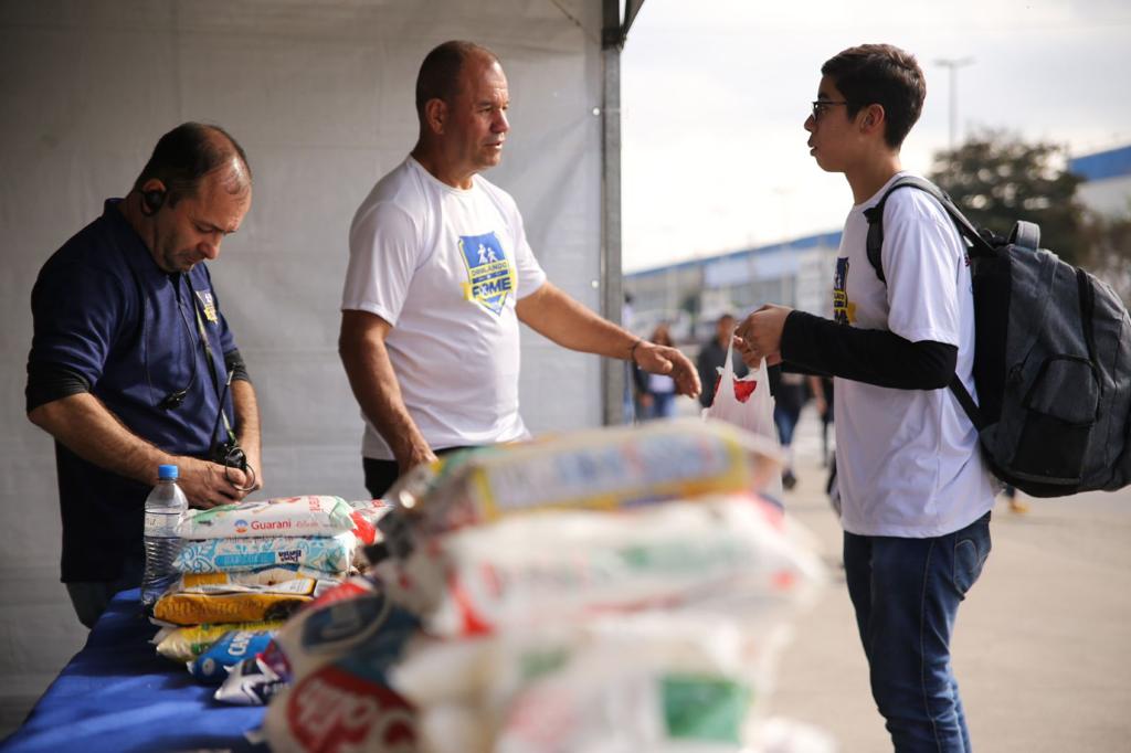 A Es Contra A Fome Do Unisocial Evg J Arrecadaram Mil Toneladas