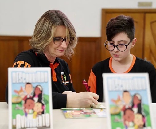 Lançamento do livro Descobrindo o Avivamento a presença da autora