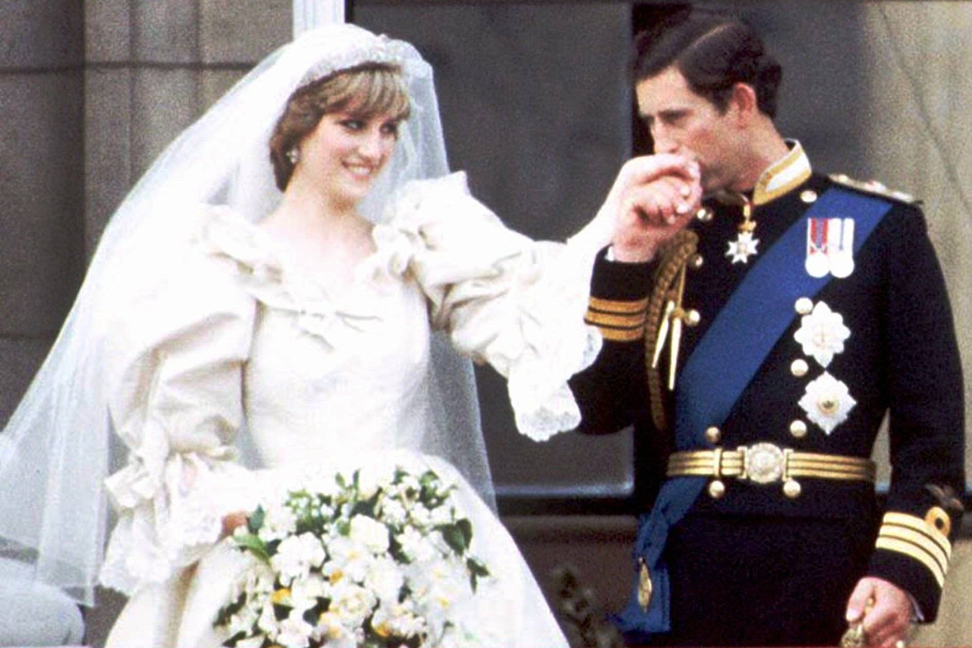 principe-charles-princesa-diana-casamento-real-19810729-04-original1-e1491251761678