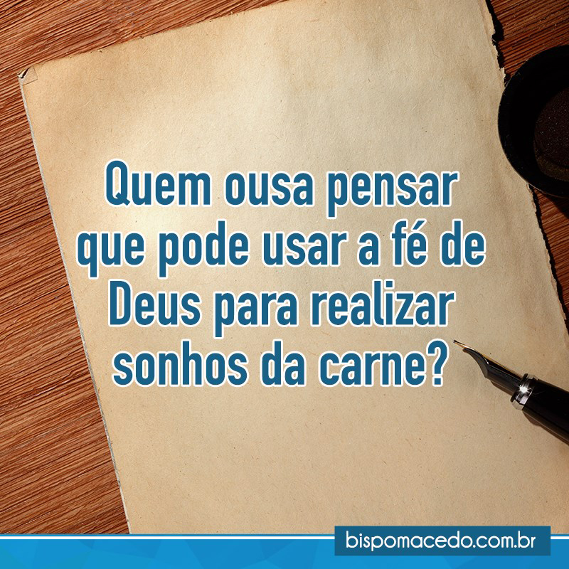 Folha de papel antiga com uma caneta