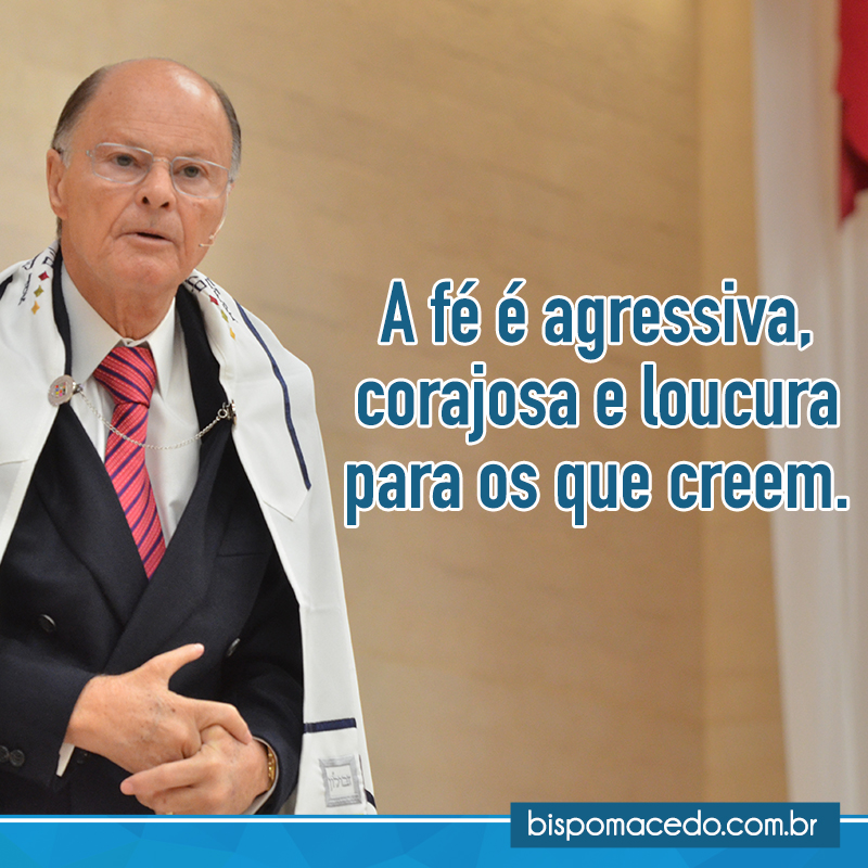 Bispo Edir Macedo no Altar do Templo de Salomão