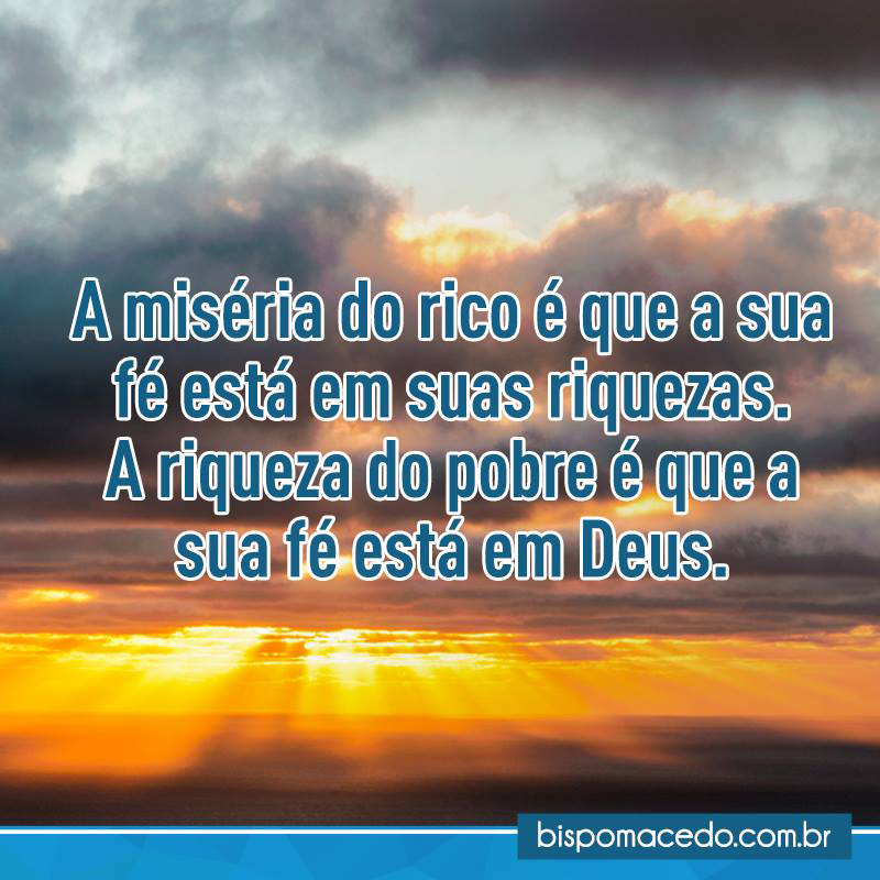 Céu com nuvens e raios de sol