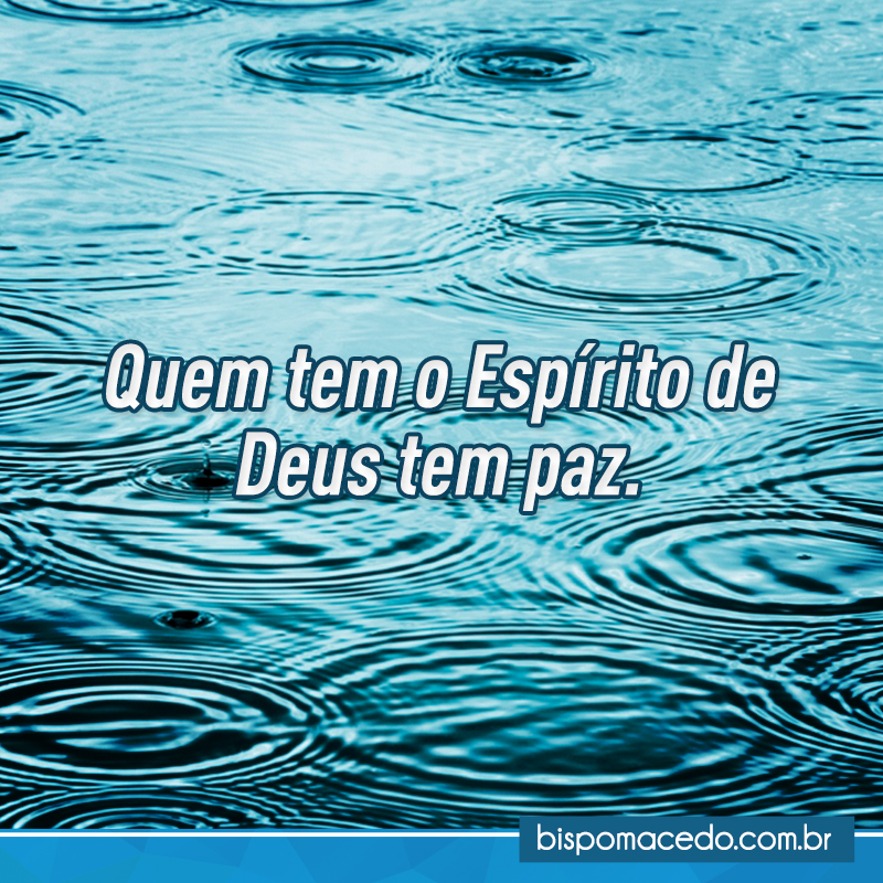 Mar com águas tranquilas