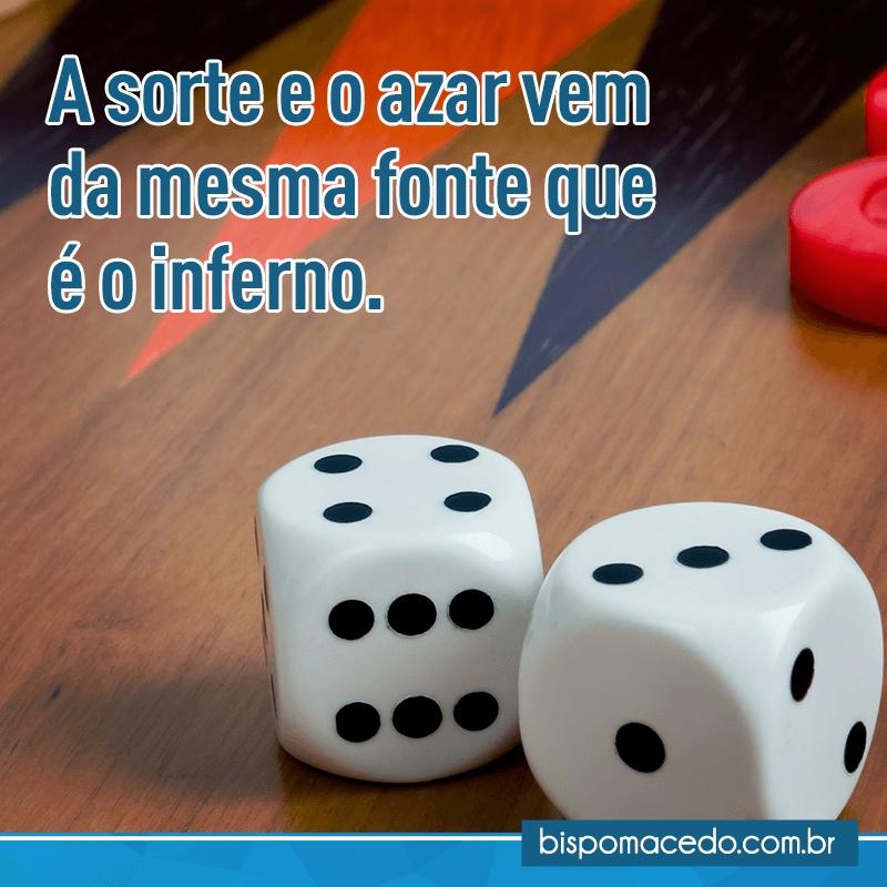 Dois dados sobre uma mesa