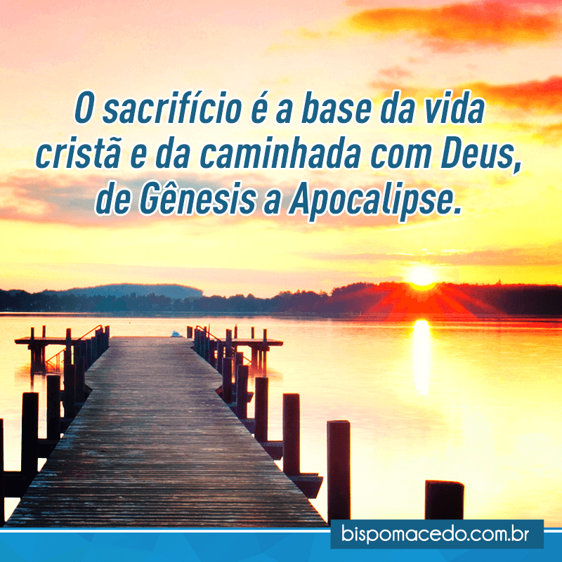 Ponte de madeira sobre um rio com o sol raiando no céu