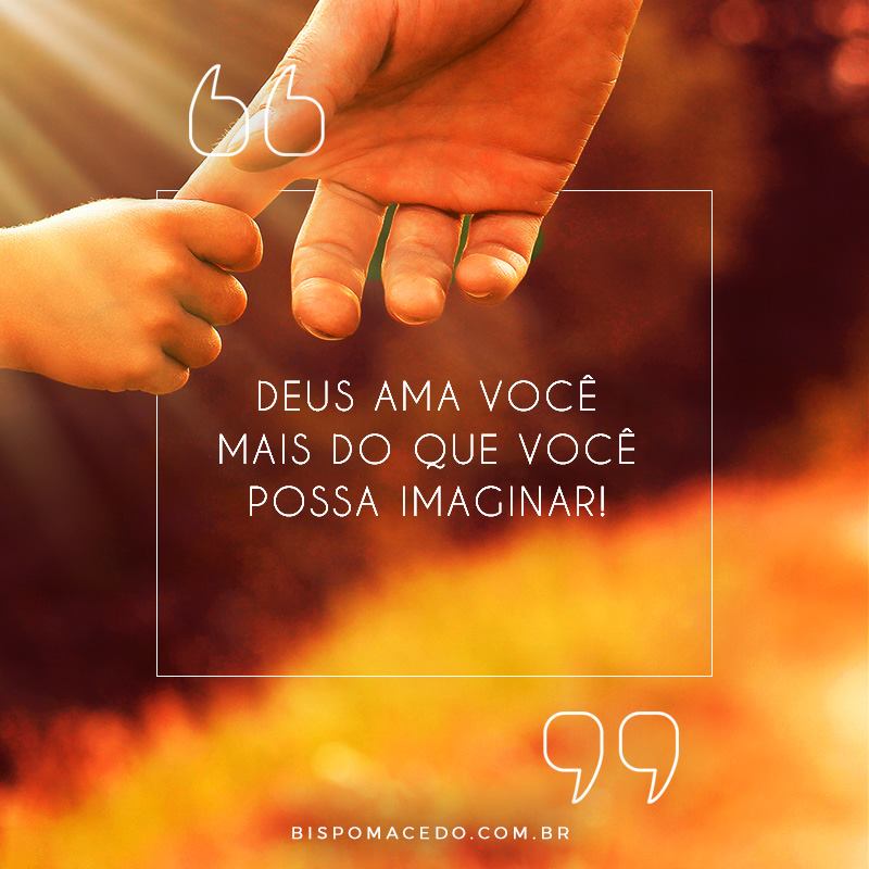 Mão de uma criança segurando a mão de um adulto