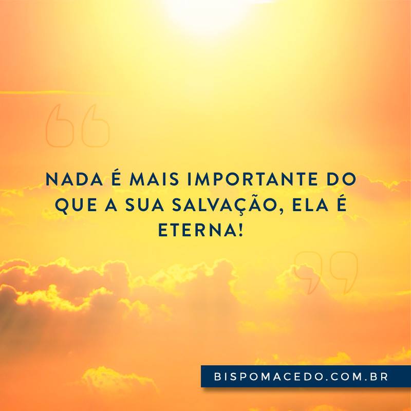 Céu com o sol raiando com as cores laranja e amarelo