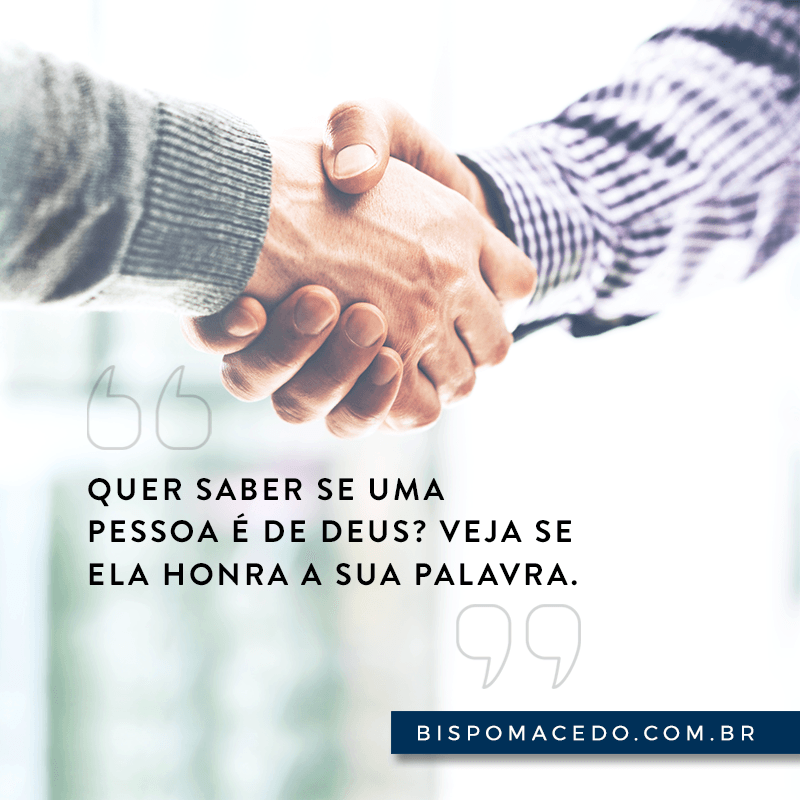 Duas mãos dando a mão fazendo acordo