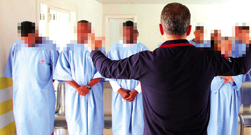 Imagem de capa - Reclusos são batizados dentro de prisão em Portugal