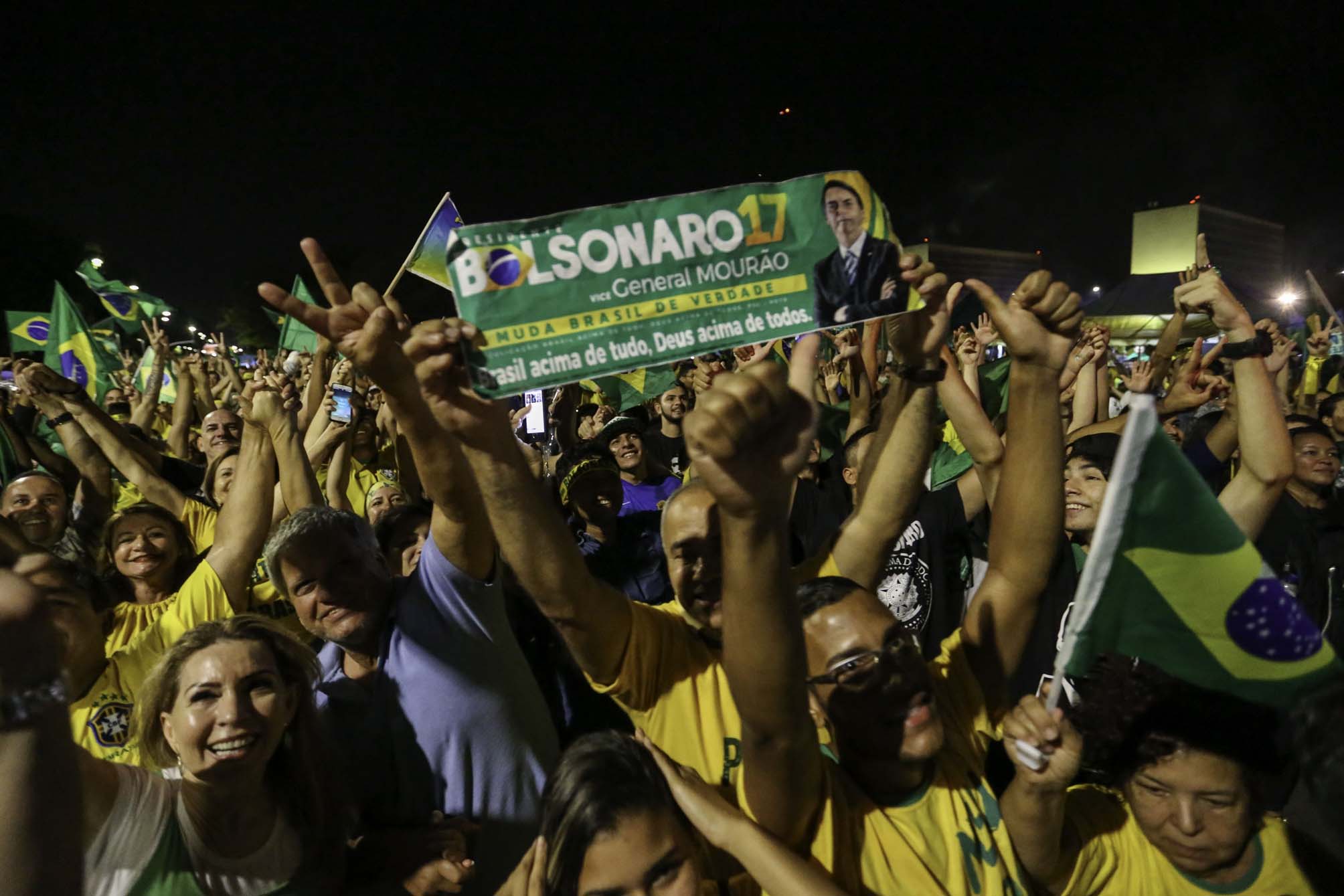 Imagem de capa - Voto evangélico foi decisivo para vitória de Jair Bolsonaro, diz mestre em filosofia
