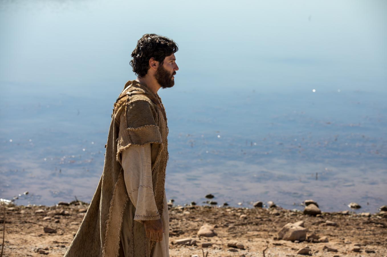 Imagem de capa - Jesus chega a Jerusalém em meio à multidão