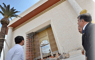 Imagem de capa - The Ambassador of Israel visits the Temple of Solomon