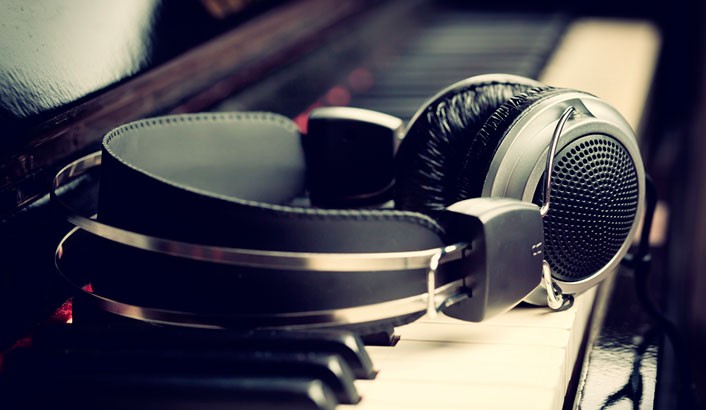 Imagem de capa - He who sings drives away sorrow. Is this true?