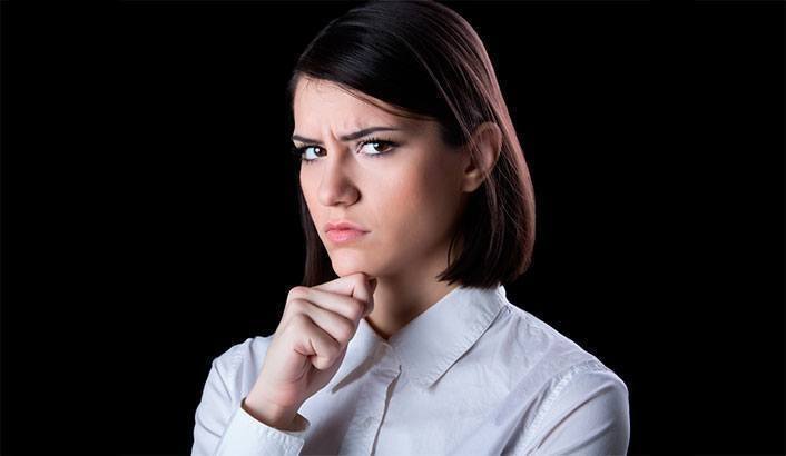 desconfiada-706×410