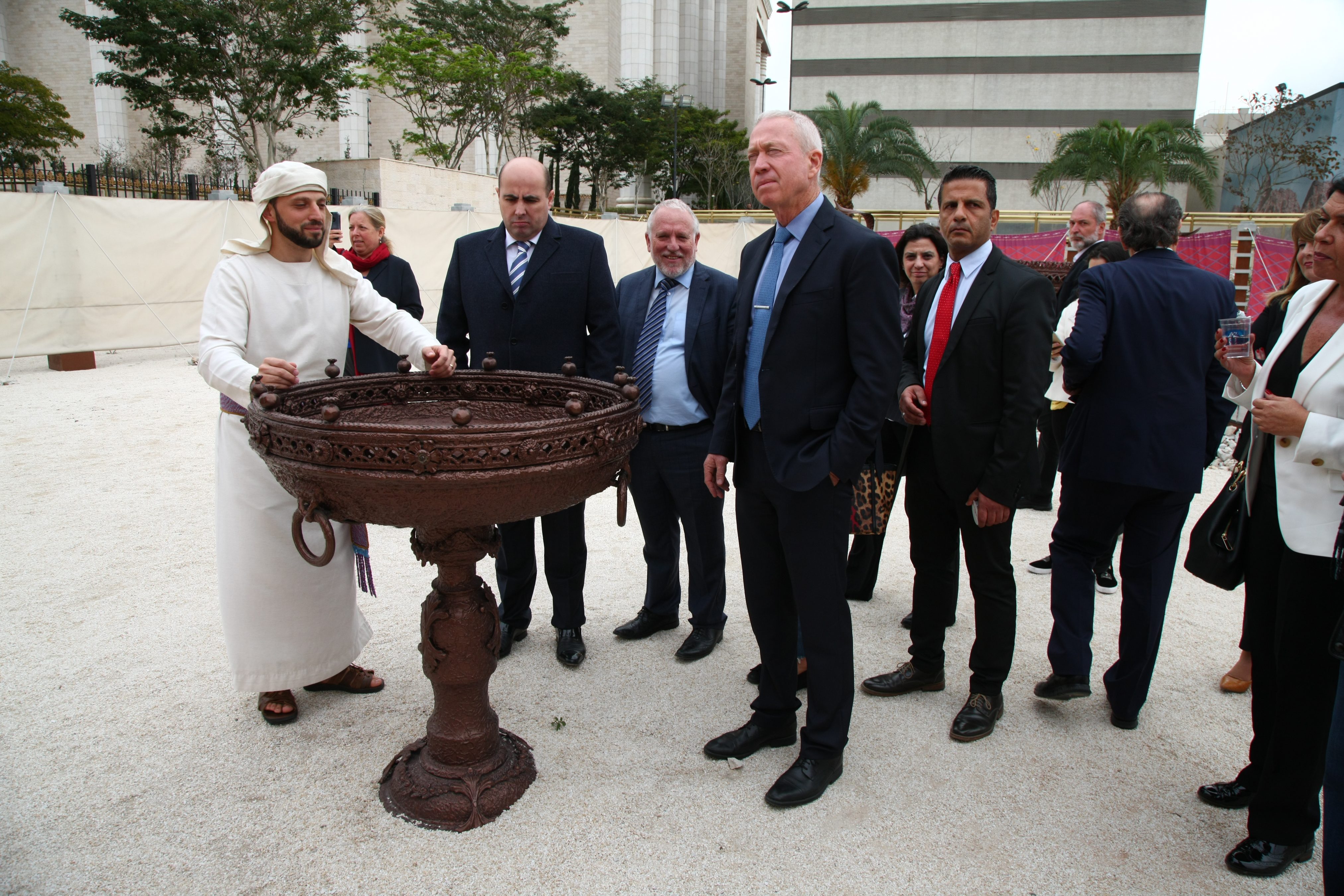 Imagem de capa - Ministro da Construção de Israel visita o Templo de Salomão
