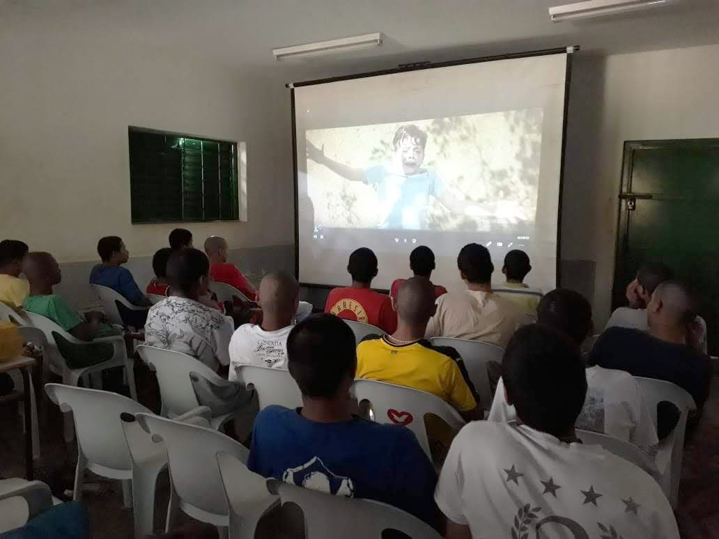 Imagem de capa - Jovens que cumprem medida socioeducativa em Campo Grande assistem ao filme “Nada a Perder”