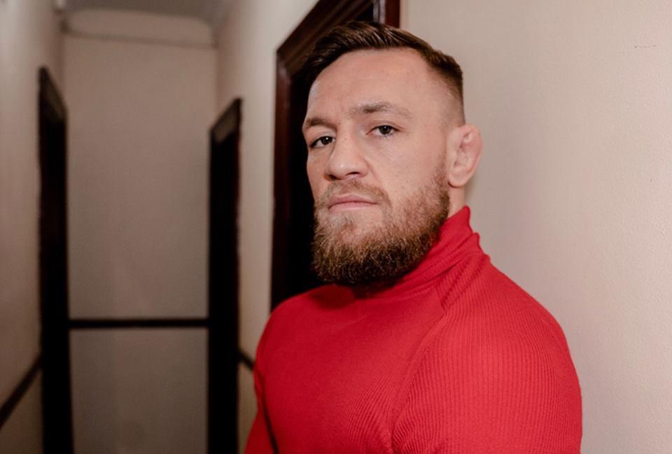 Imagem de capa - Lutador de UFC Conor McGregor é preso por roubar celular