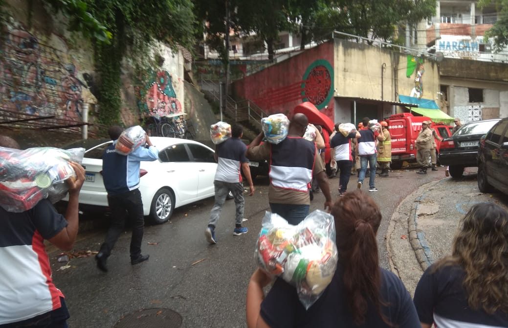 Imagem de capa - Campanha arrecada doações para vítimas de enchentes no Rio de Janeiro
