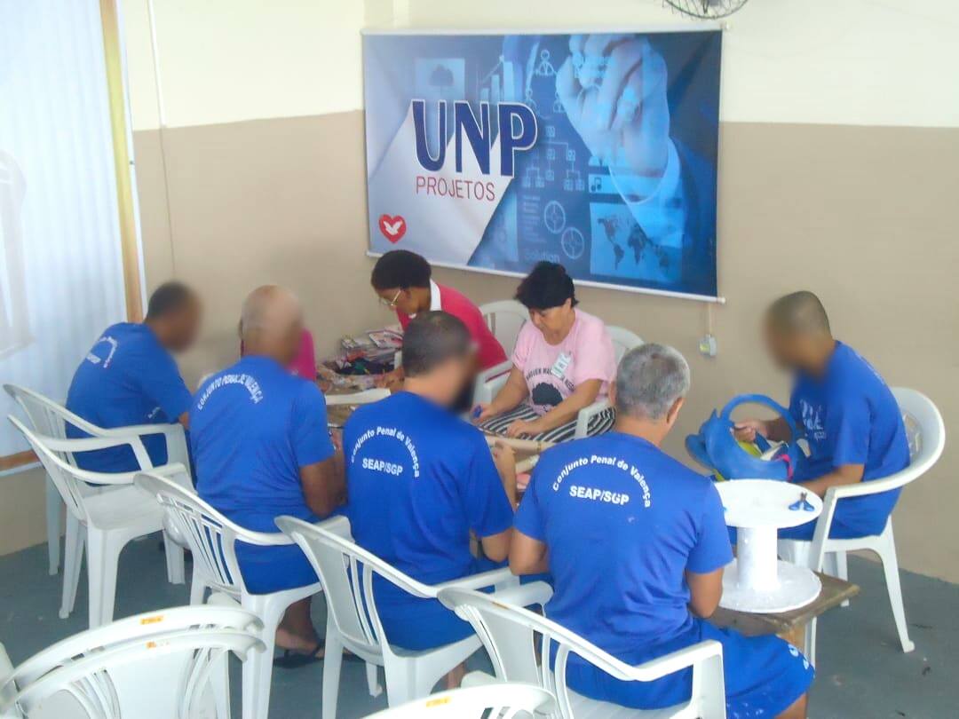 Imagem de capa - Detentos da Bahia participam de curso de reciclagem