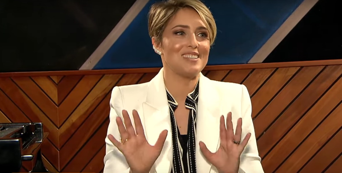 Imagem de capa - Bispo Edir Macedo ganha presente de Cristiane Cardoso em “Nada a Perder 2”