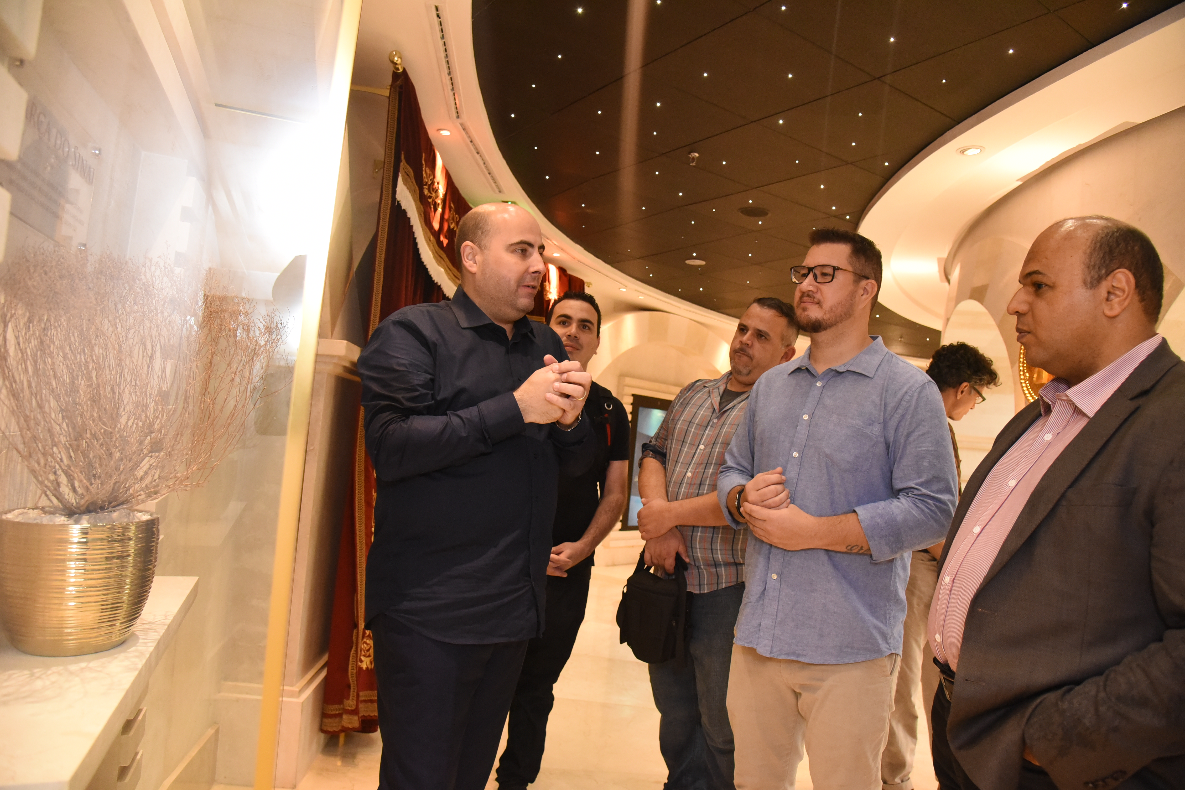 Imagem de capa - Cantor da abertura da novela Jesus conhece o Jardim Bíblico