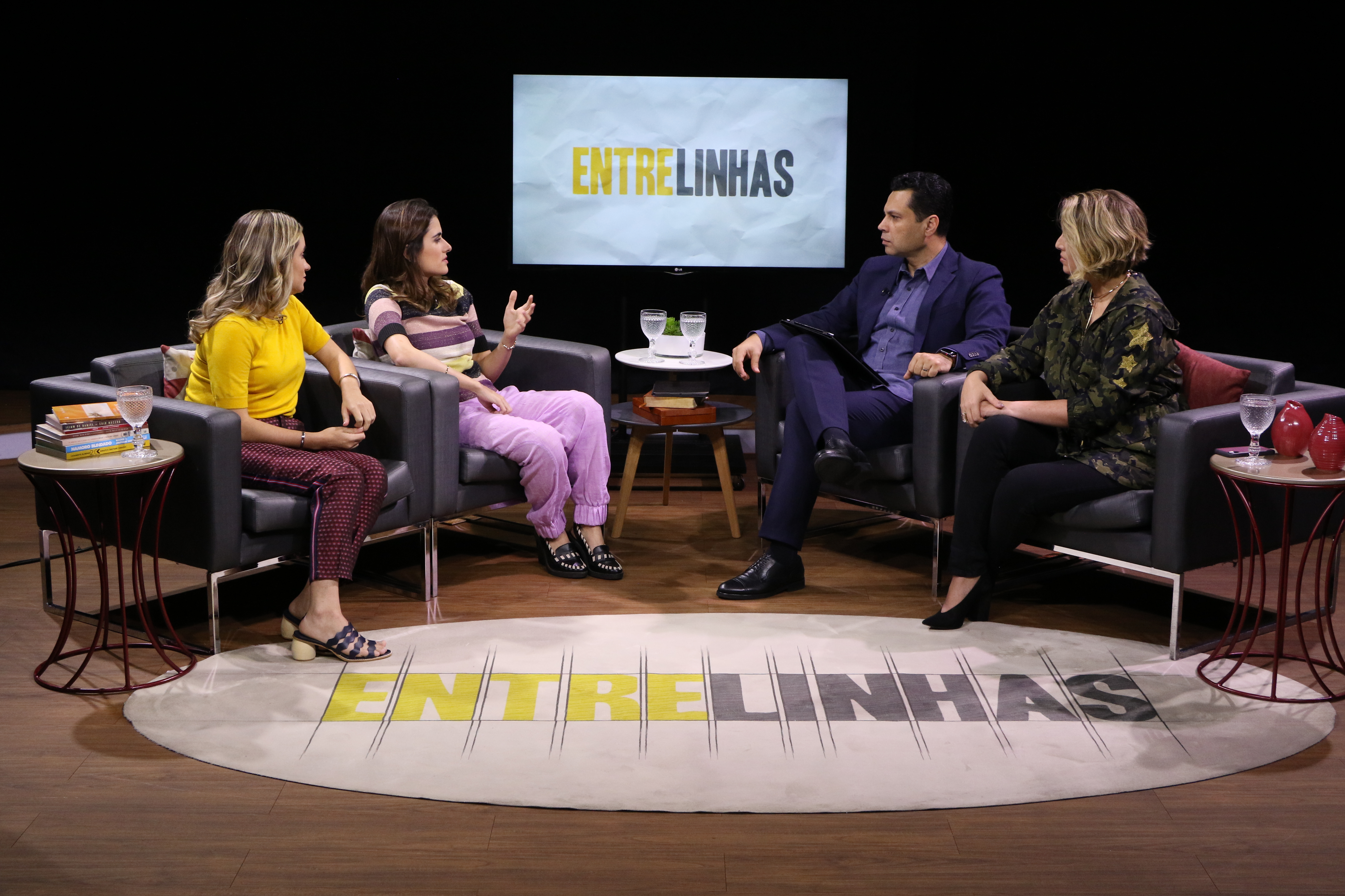 Imagem de capa - Entrelinhas: Felicidade não se compra