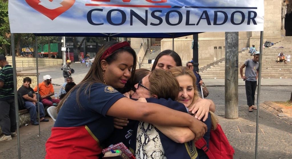 consolador desaparecido abre