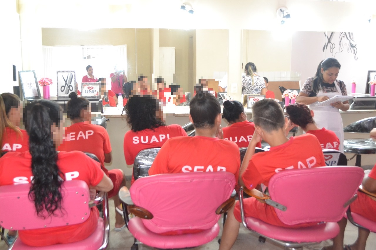 Imagem de capa - UNP promove cursos de cabeleireiro e sobrancelha em presídio de Minas Gerais