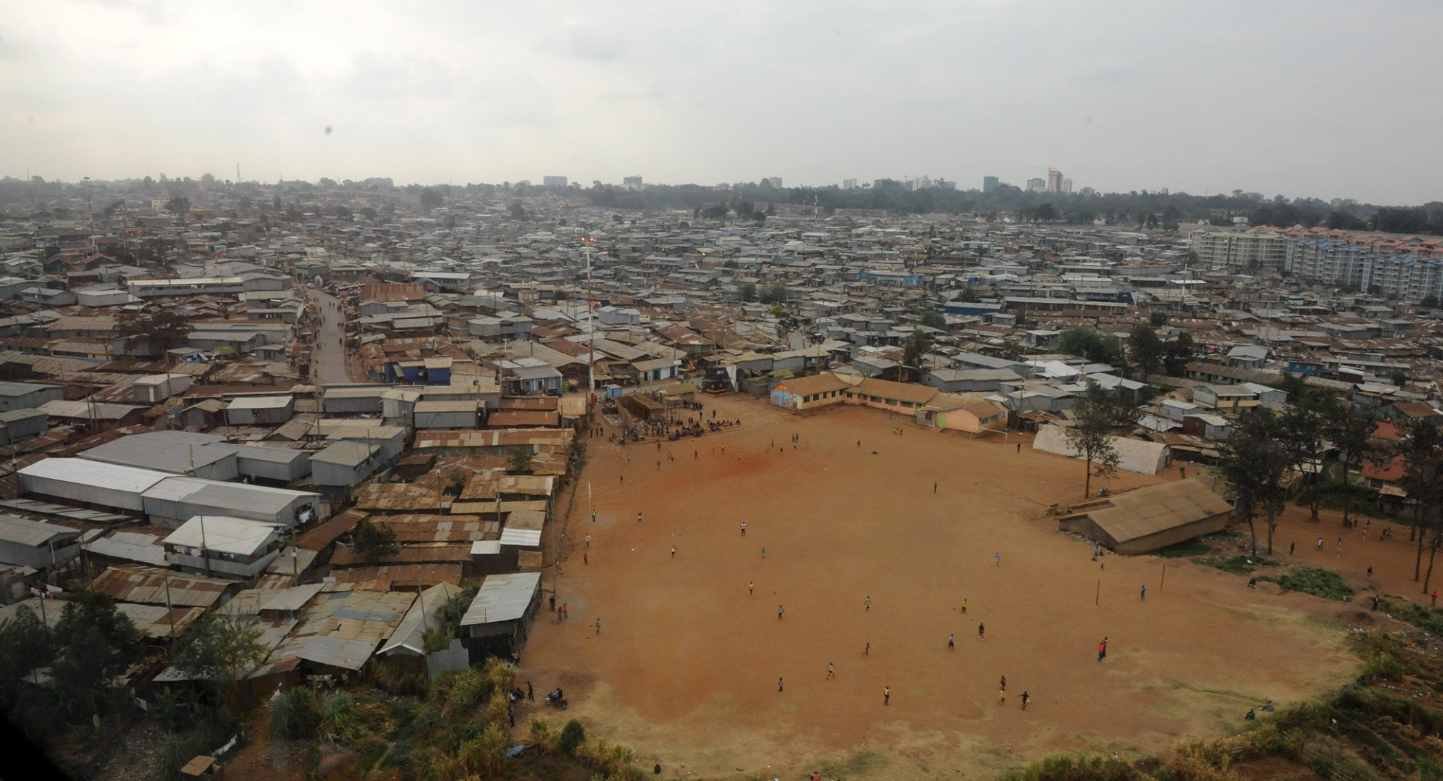 Imagem de capa - Maior favela do continente africano recebe ajuda dos voluntários da Universal