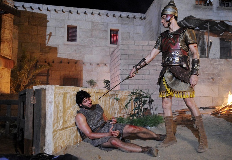 Imagem de capa - O Rico e Lázaro: Asher luta com Nebuzaradã e o oficial babilônico diz que o levará como escravo