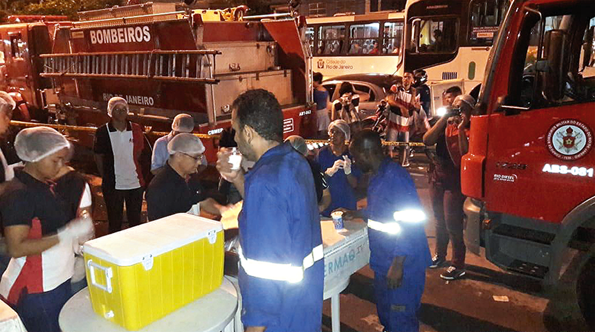 hospital, voluntários, ajuda, incêndio, rio de janeiro,