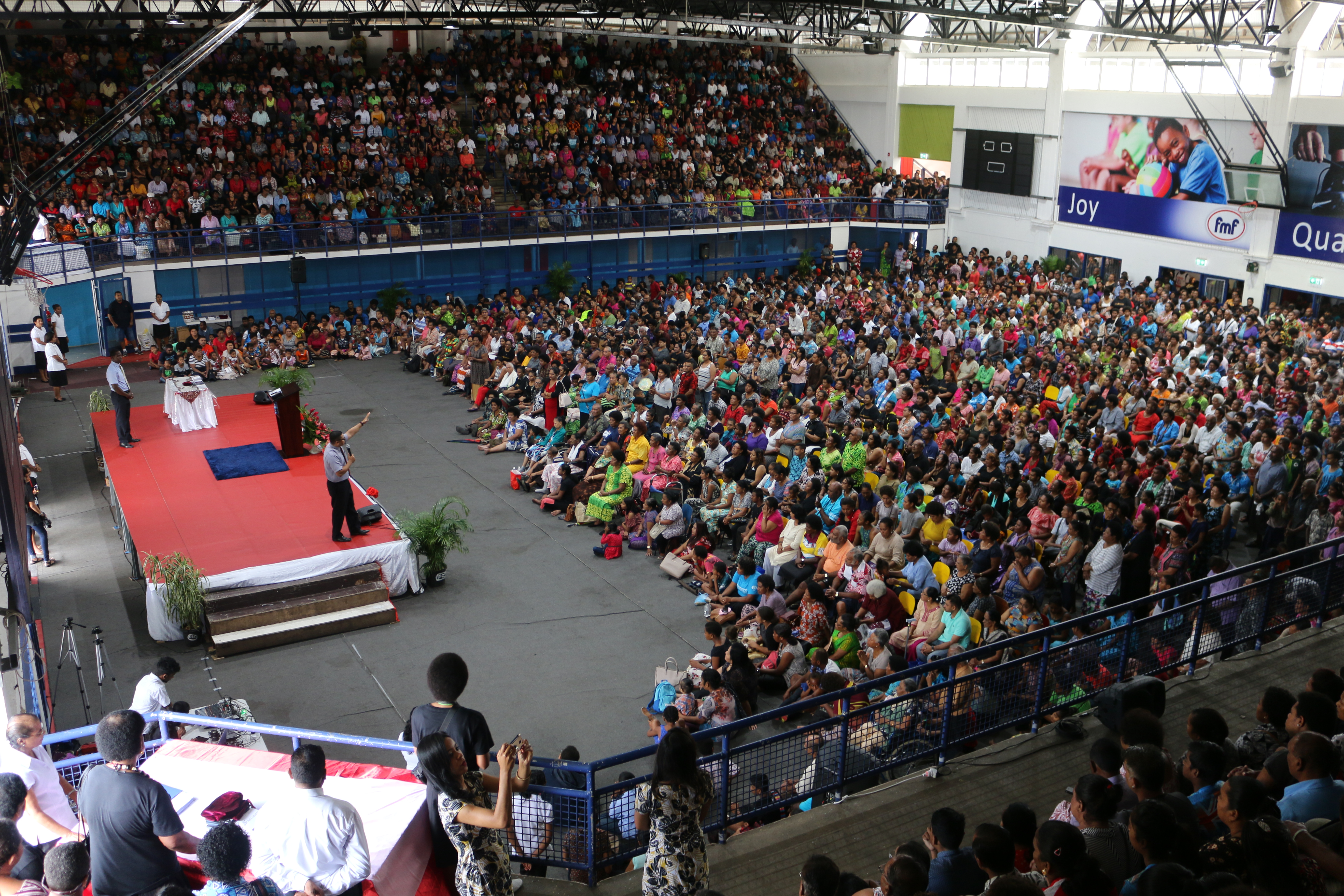 Imagem de capa - Mais de 5 mil pessoas lotam ginásio no “Dia do Poder” em Fiji