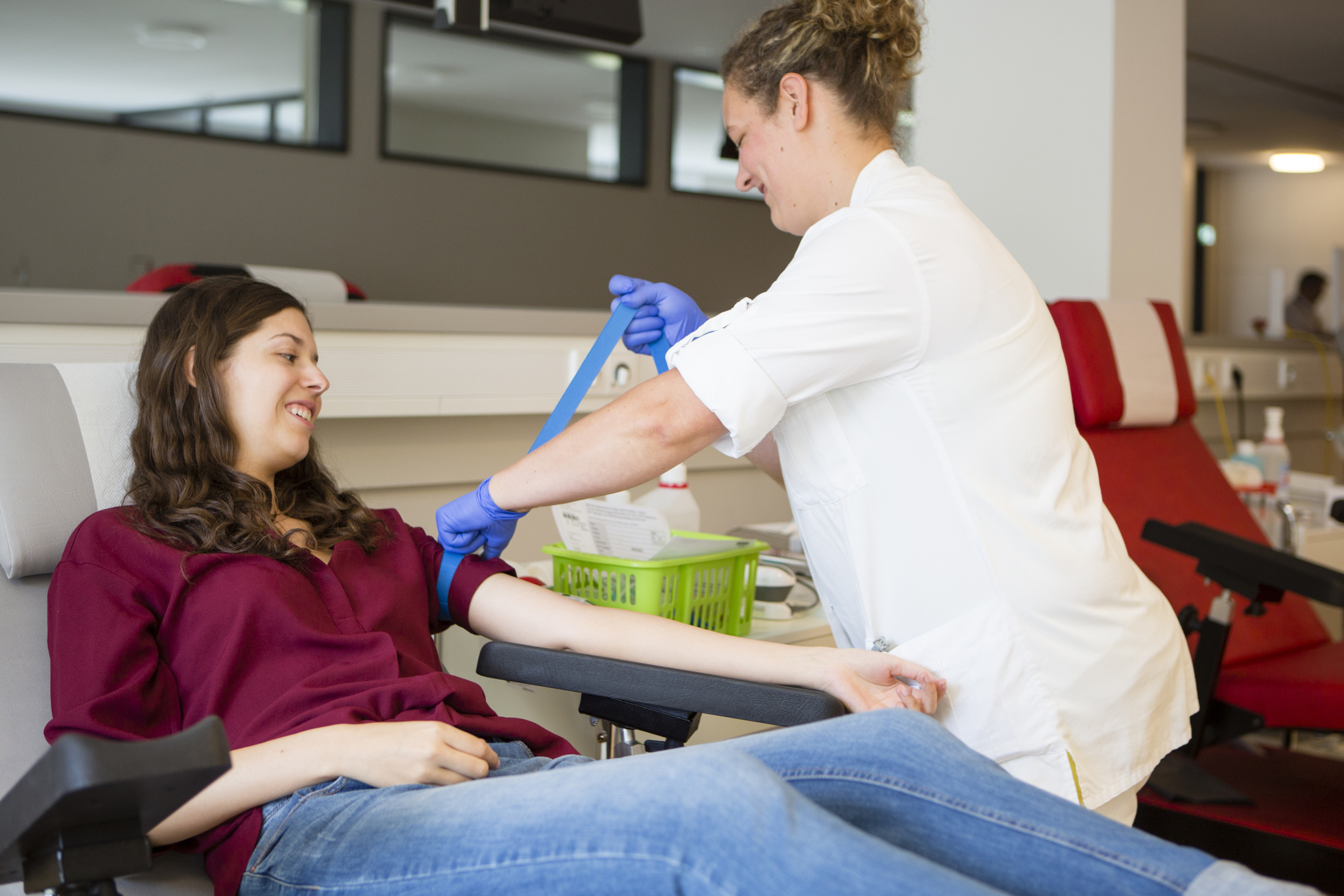Imagem de capa - Voluntários fazem doação de sangue coletiva para vítimas de acidentes de trânsito