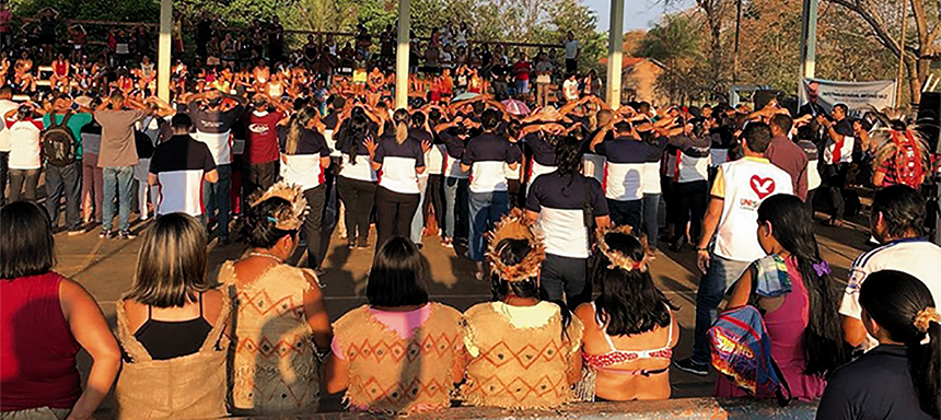 Imagem de capa - Tribo Terena recebe a Palavra  de Deus com festa na aldeia