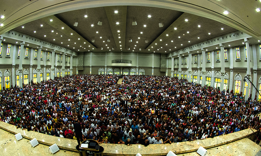 Bispo Edir Macedo realiza reunião na Catedral de Del Castilho, no Rio de  Janeiro – Rede Aleluia