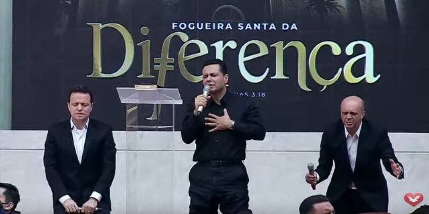 Imagem de capa - Oração da Meia-Noite: Deus o levanta do pó