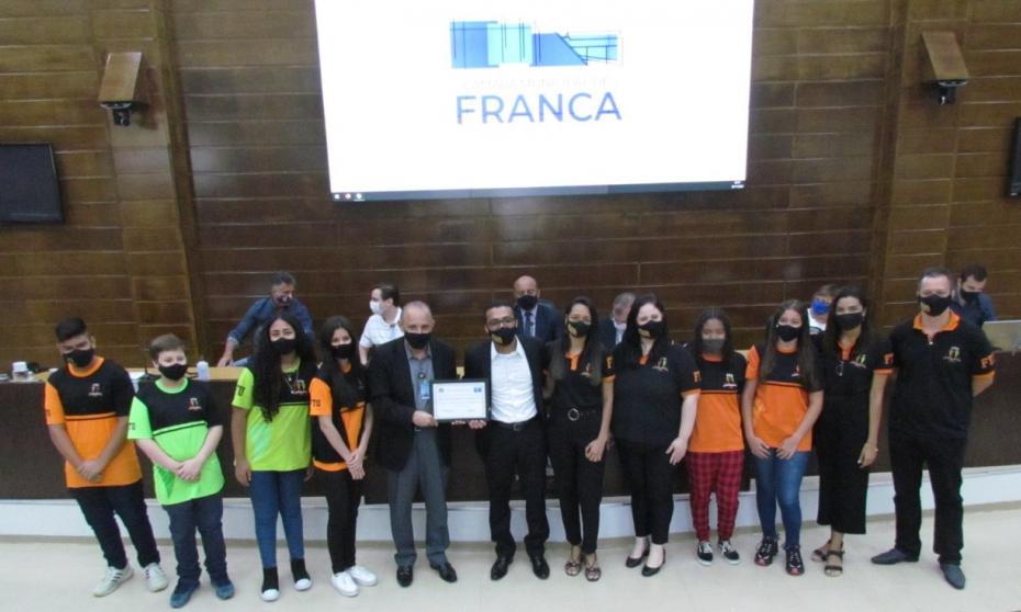 Imagem de capa - Força Teen Universal recebe homenagem na Câmara de Franca