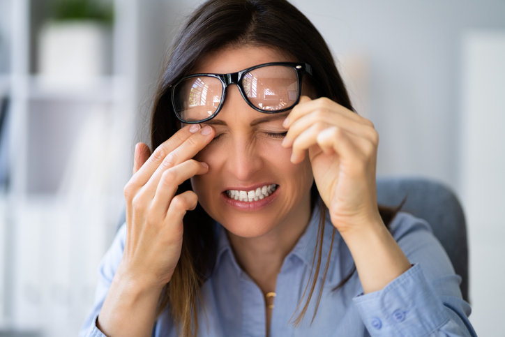 Imagem de capa - 5 hábitos comuns que prejudicam seus olhos