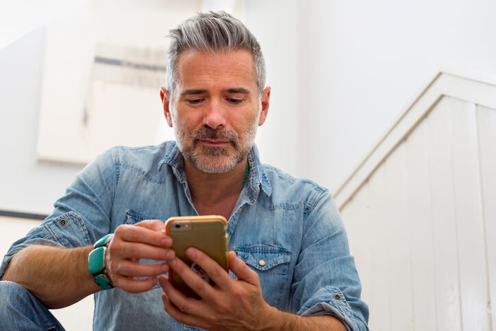 Aluna diz que marido recebe e envia pornografia para outras pessoa