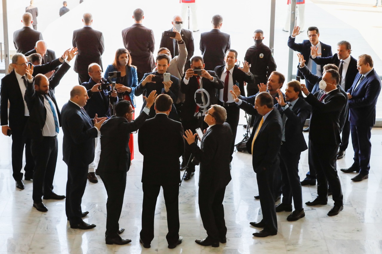 Imagem de capa - Presidente Jair Bolsonaro recebe líderes evangélicos em Brasília