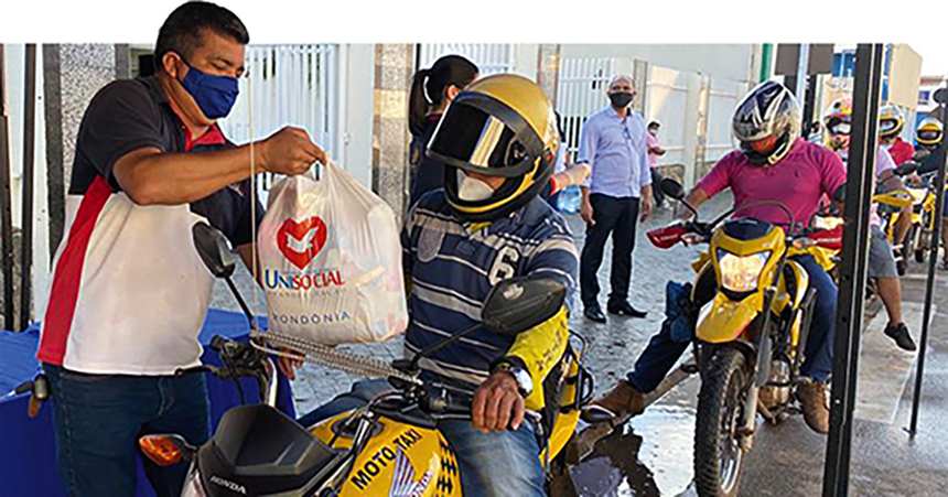 Imagem de capa - Mototaxistas recebem doação de cestas básicas em Porto Velho