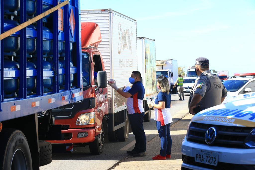 Imagem de capa - Mais de 7 mil caminhoneiros recebem apoio no estado de Goiás