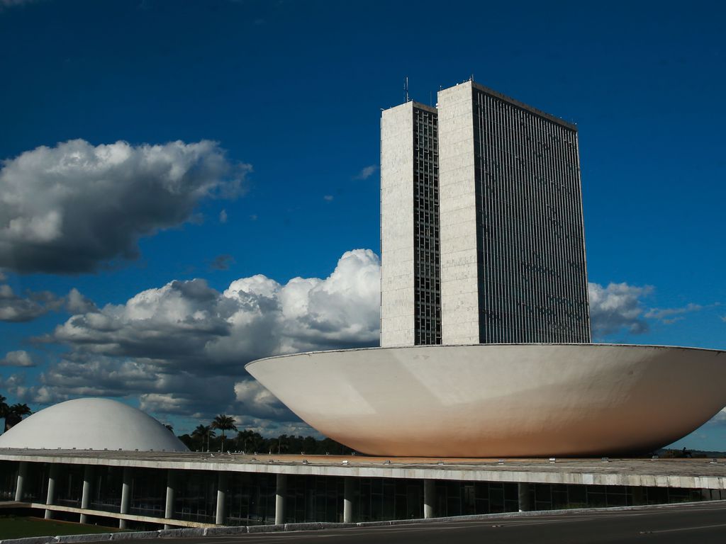 monumentos_brasilia_cupula_plenario_da_camara_dos_deputados3103201341