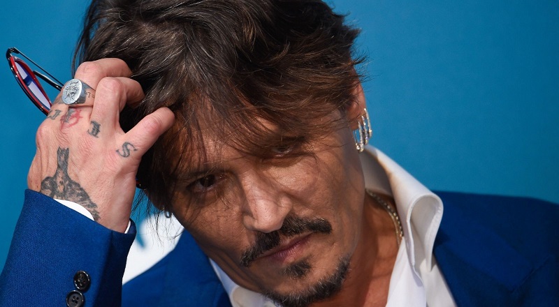 Imagem de capa - Ator Johnny Depp é flagrado desmaiado após ingerir cocaína