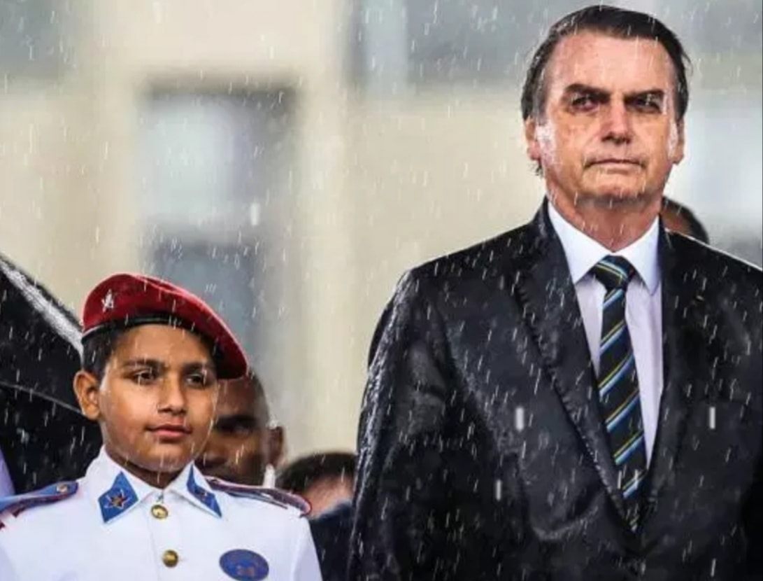 Imagem de capa - Bolsonaro comemora aprovação e ampliação do Fundeb