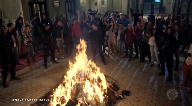 Queima de Bíblias_Apocalipse