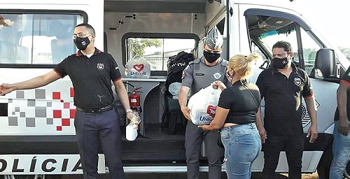 Imagem de capa - Grupo UFP distribui cestas básicas em parceria com a Polícia Militar