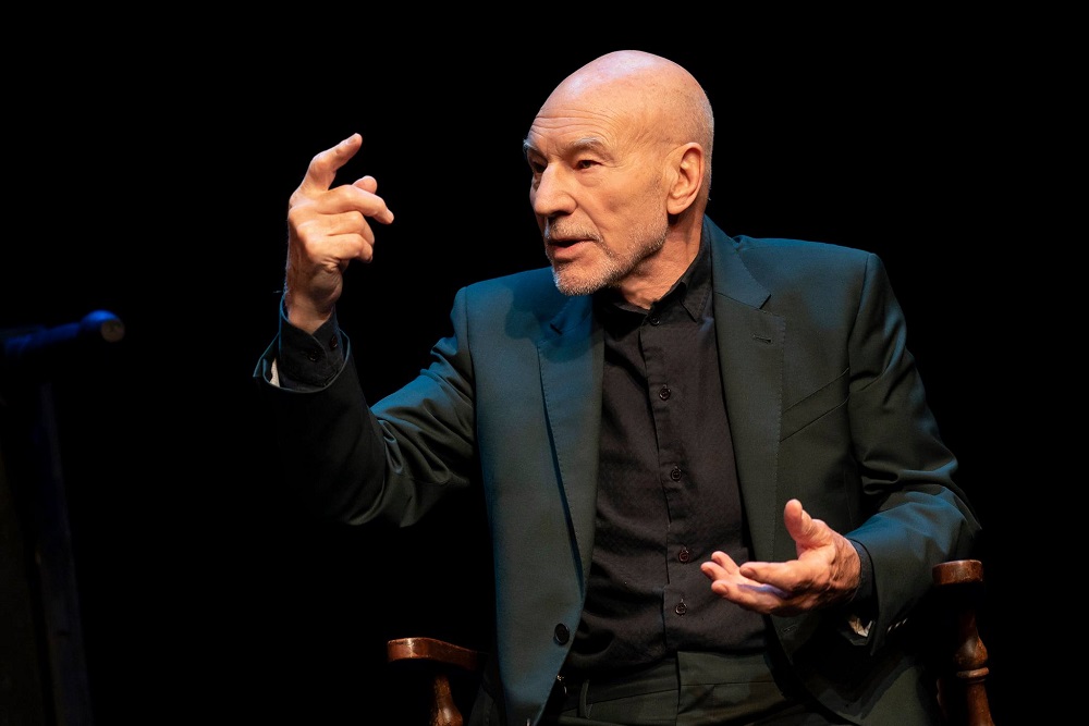 Imagem de capa - Ator de 80 anos revela que precisa de terapia para lidar com trauma de infância