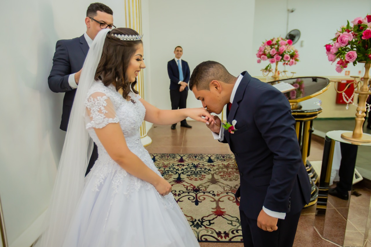 Imagem de capa - Casei na Universal: Pastor Valber e sua noiva Maria Eduarda